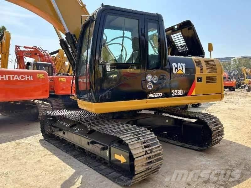 CAT 323 D 大型油圧ショベル12t以上（パワーショベル・ユンボ）