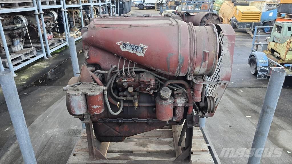 Deutz F4L514 エンジン