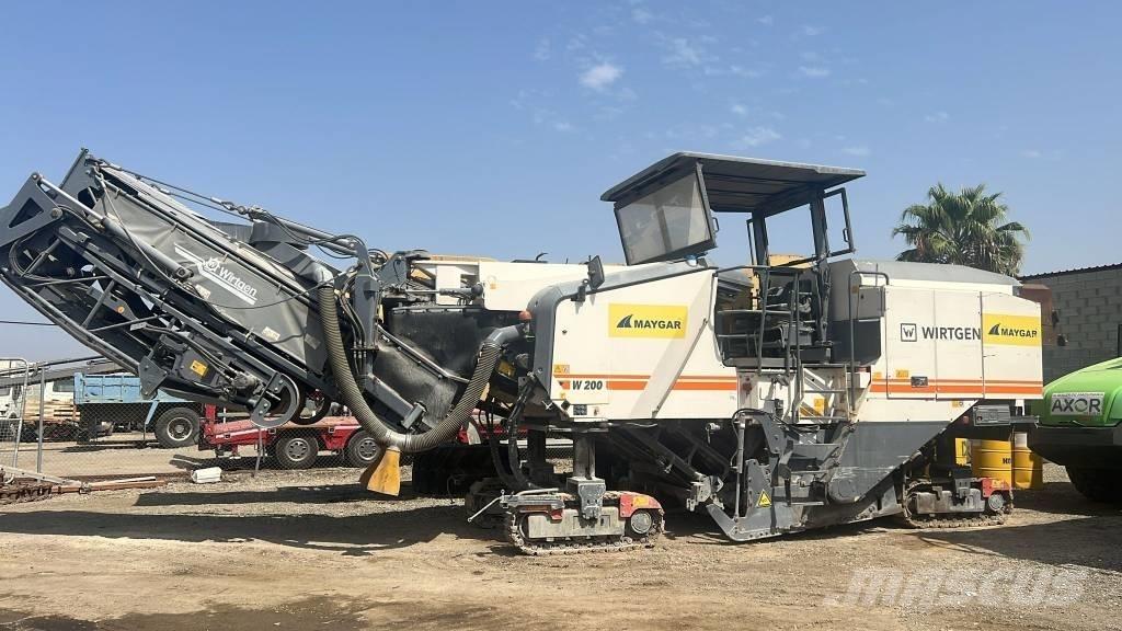 Wirtgen W 200 アスファルトスピリッティングマシーン