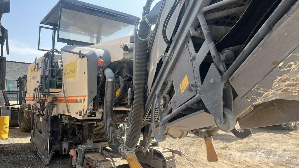 Wirtgen W 200 アスファルトスピリッティングマシーン
