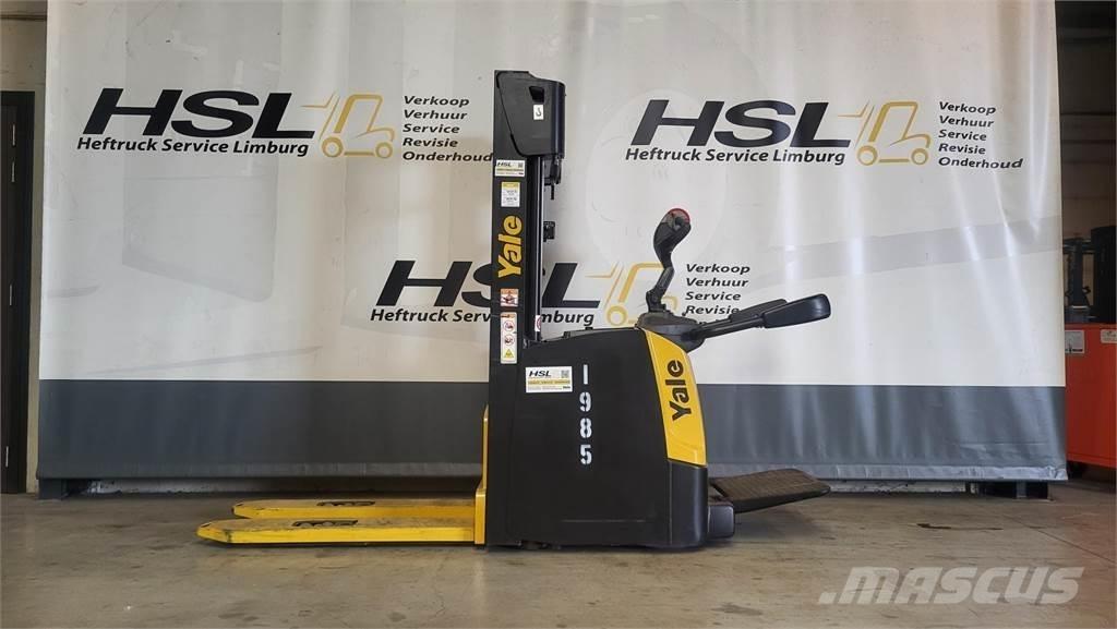 Yale MS14X-IL 自走式スタッカー