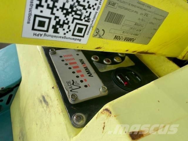 Ammann APH 110-95 プレートコンパクター