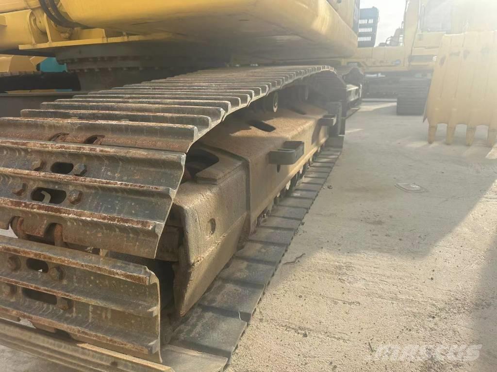 Komatsu PC 200 LC-7 大型油圧ショベル12t以上（パワーショベル・ユンボ）