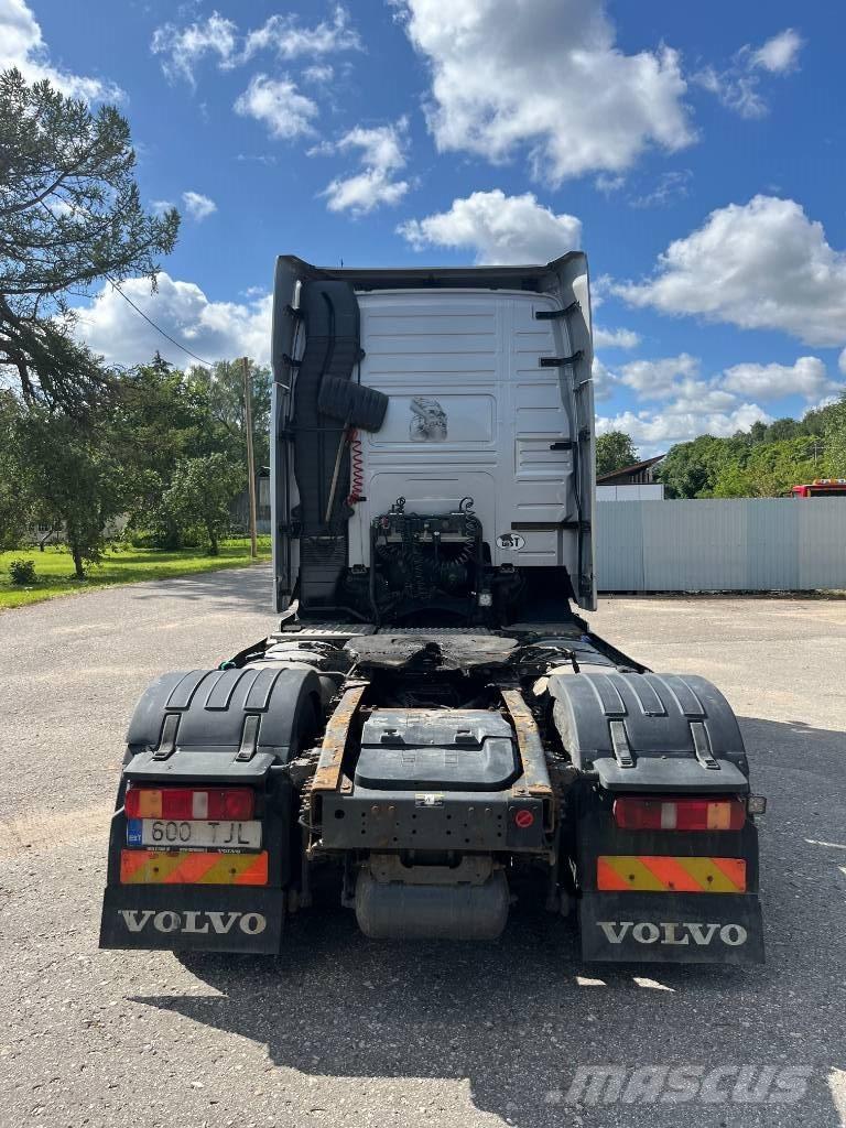 Volvo FH 12 中古トラクターヘッド | トレーラーヘッド