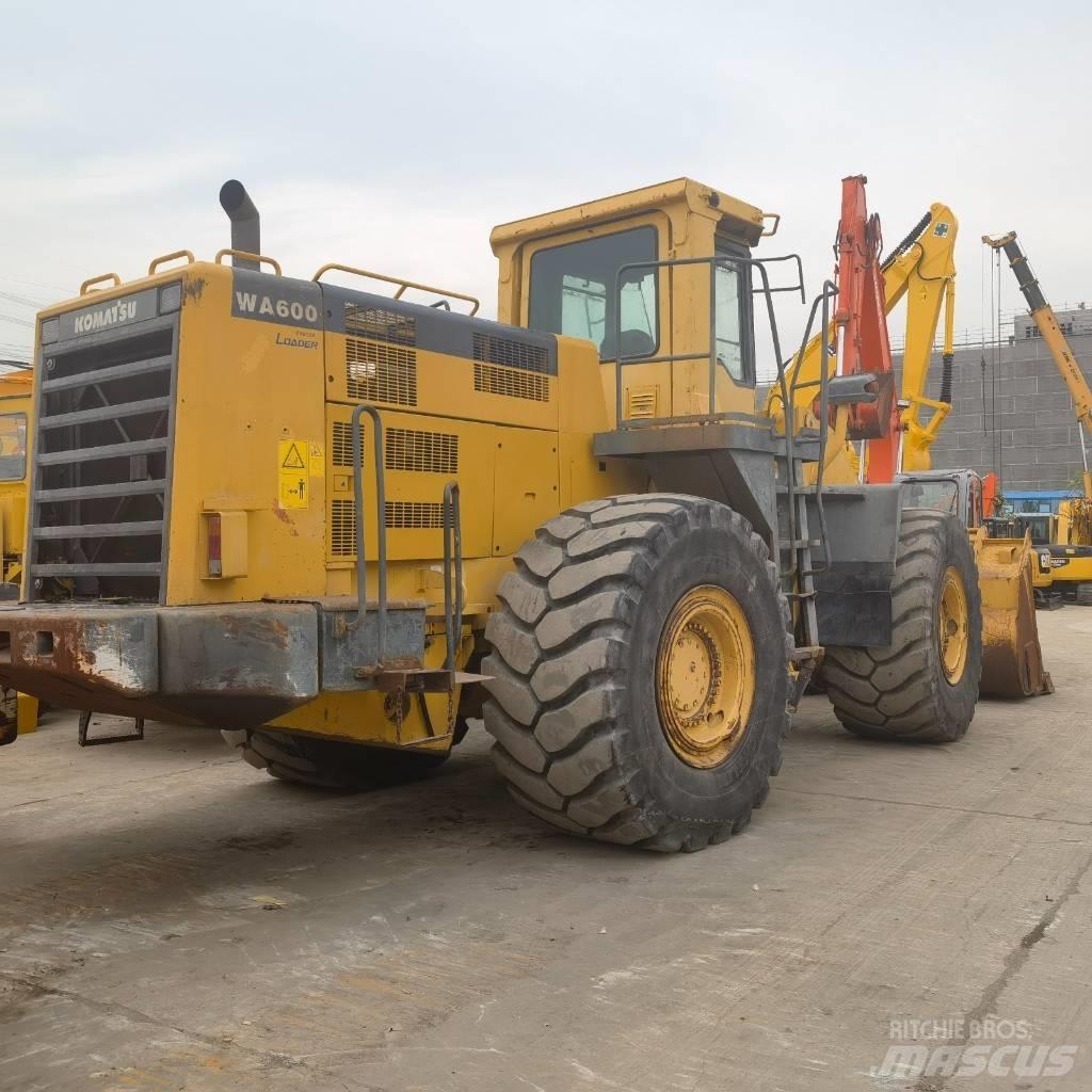 Komatsu WA 600-6 ホイールローダー・タイヤショベル