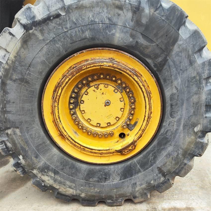 Komatsu WA 600-6 ホイールローダー・タイヤショベル