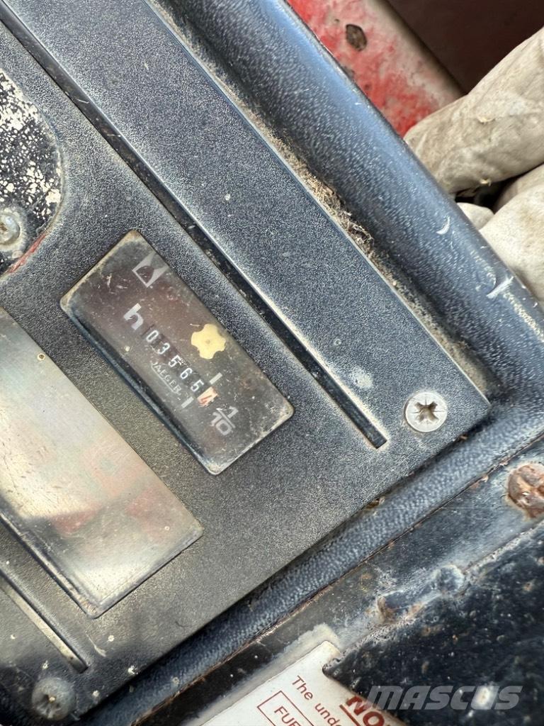 Manitou BT 420 テレスコーピックハンドラー