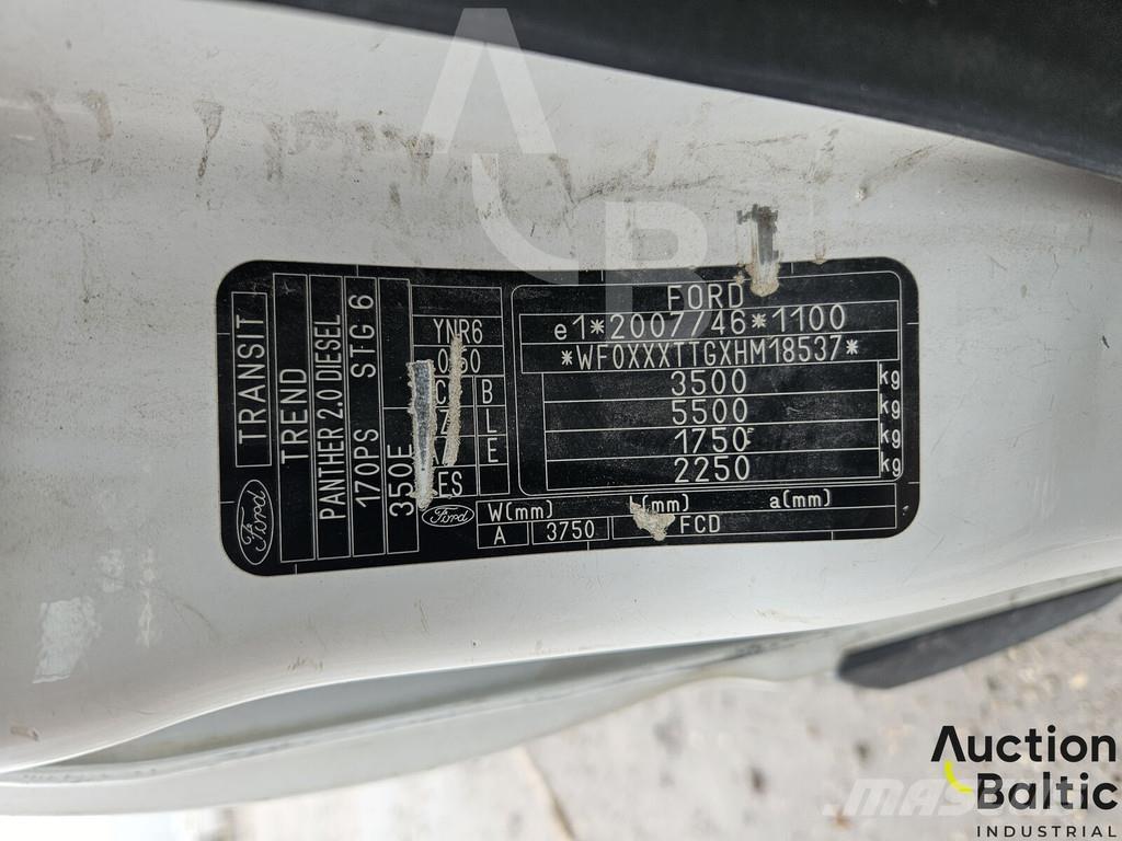 Ford Transit ボックストラック