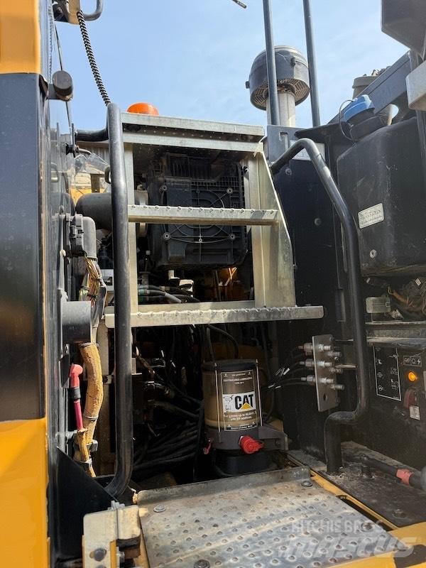 CAT M314F ホイール式油圧ショベル（パワーショベル・ユンボ・バックホー）
