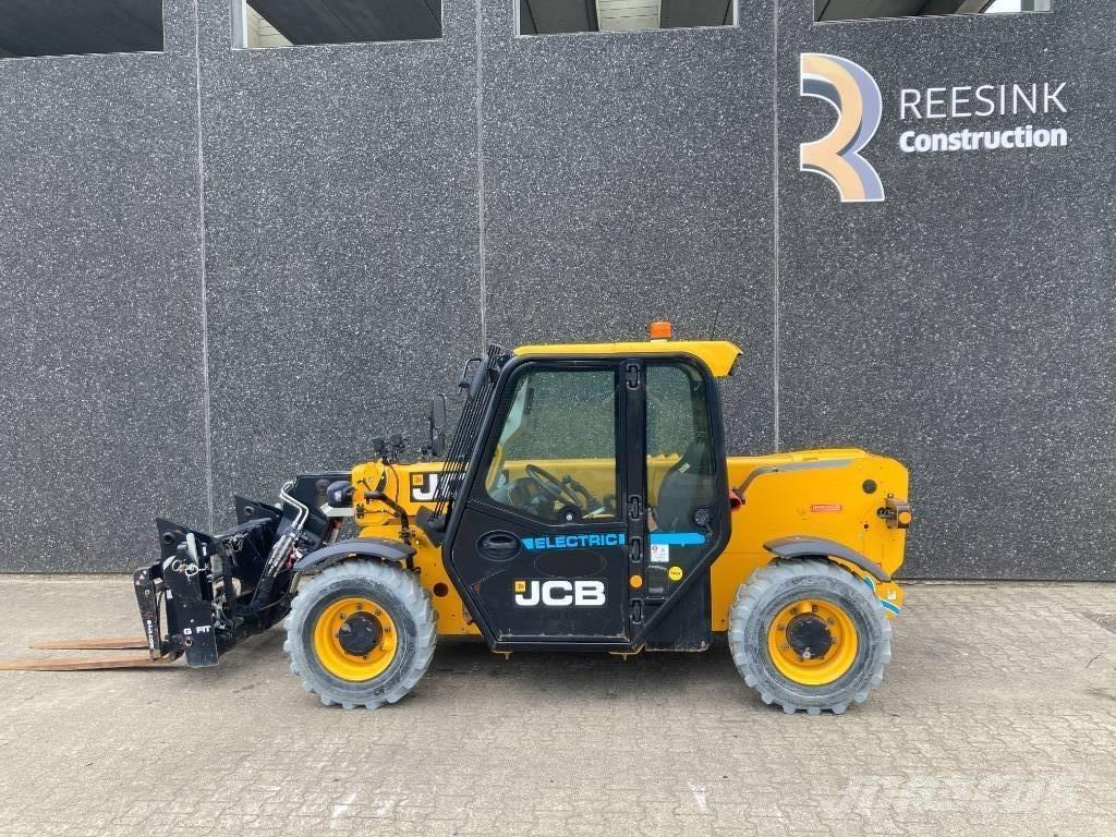 JCB 525-60 E テレスコーピックハンドラー