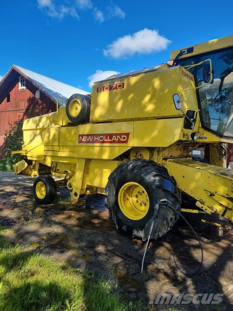 New Holland 8070, 20” コンバイン