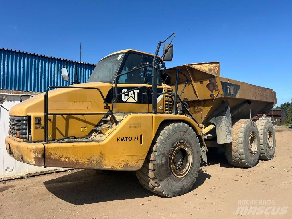 CAT 740 アーティキュレート式ダンプトラック