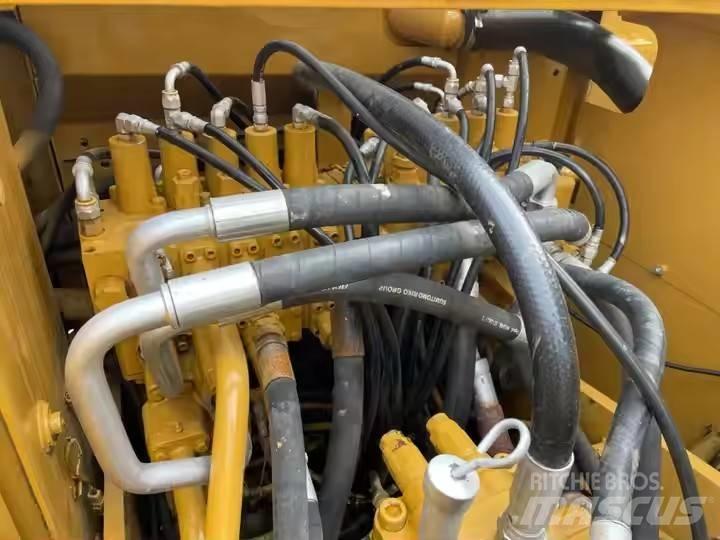 CAT CAT320C 中型油圧ショベル 7ｔ-12ｔ（ユンボ・パワーショベル・バックホー）