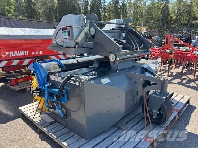 Snowek Circulus C220 路面清掃機