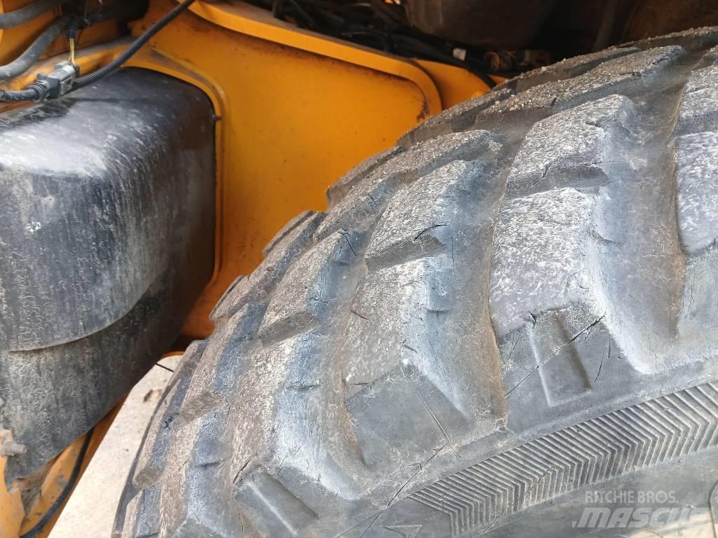 JCB 4cxProAEC バックホーローダー