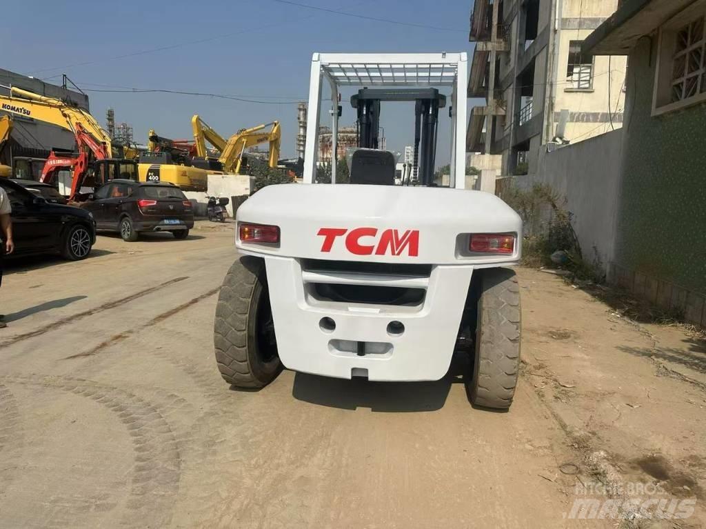 TCM FD 100 Z8 テレスコーピックハンドラー