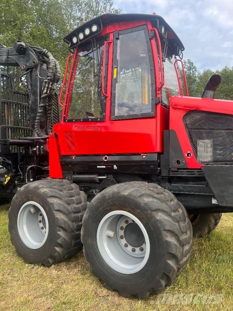 Komatsu 835 フォワーダー