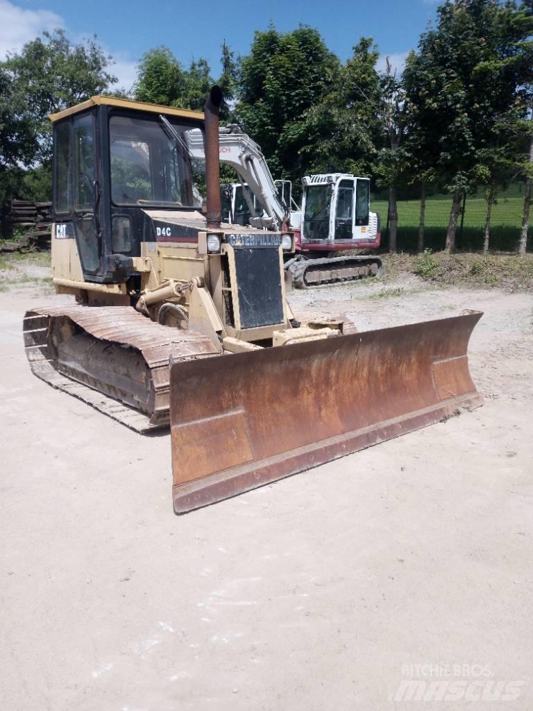 CAT D 4 C ブルドーザー