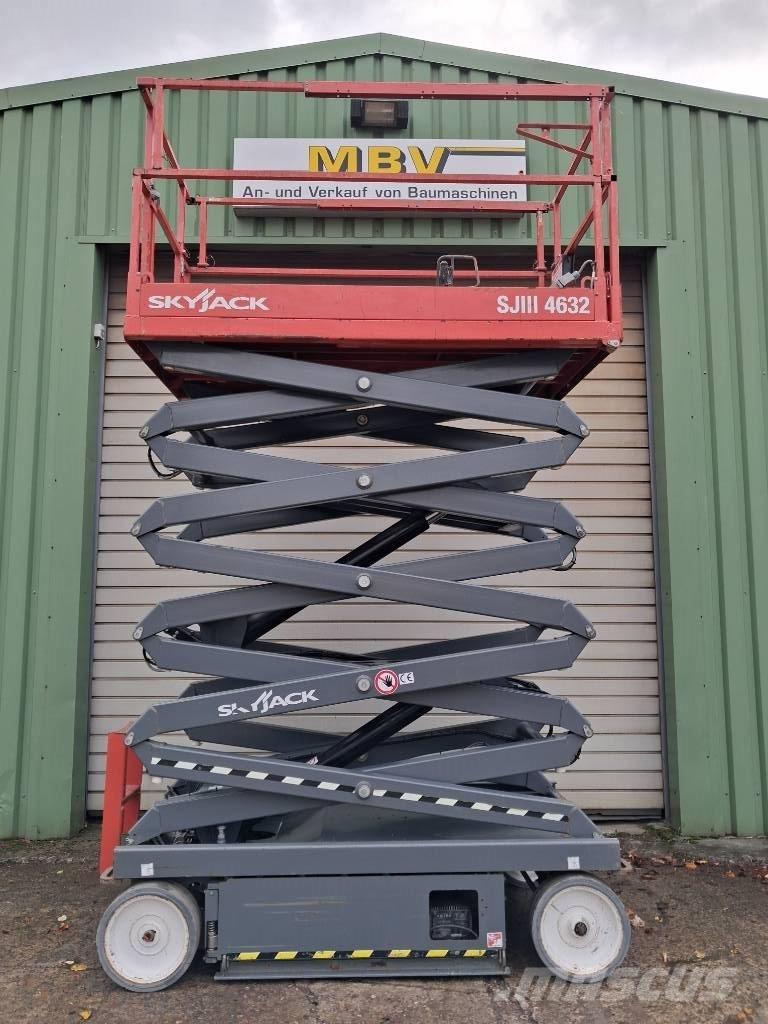 SkyJack SJ III 4632 シザースリフト