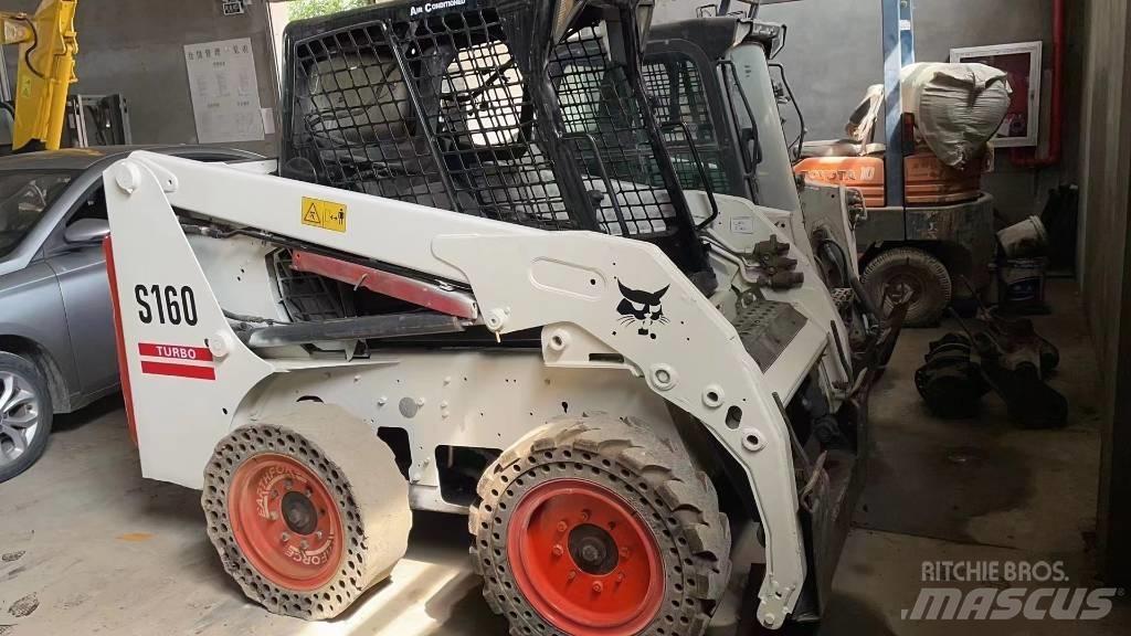 Bobcat S 160 スキッドステアローダー