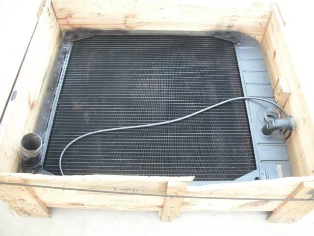 CAT radiator 140 G モーターグレーダー
