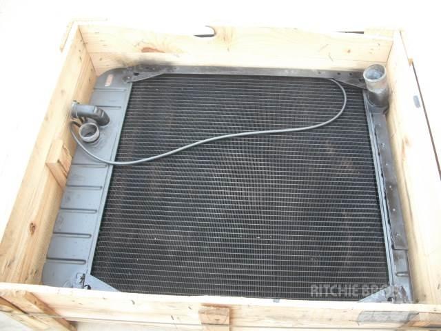 CAT radiator 140 G モーターグレーダー