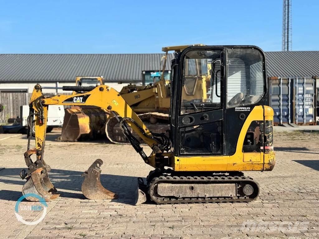 CAT 301.6C ミニ油圧ショベル 7t以下（ミニユンボ・ミニディガー）
