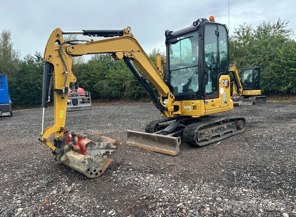 CAT 302.7 CR ミニ油圧ショベル 7t以下（ミニユンボ・ミニディガー）