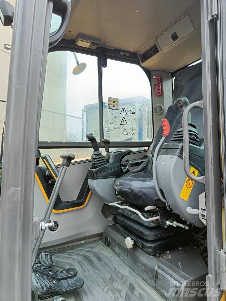 Volvo ECR 88 D ホイール式油圧ショベル（パワーショベル・ユンボ・バックホー）