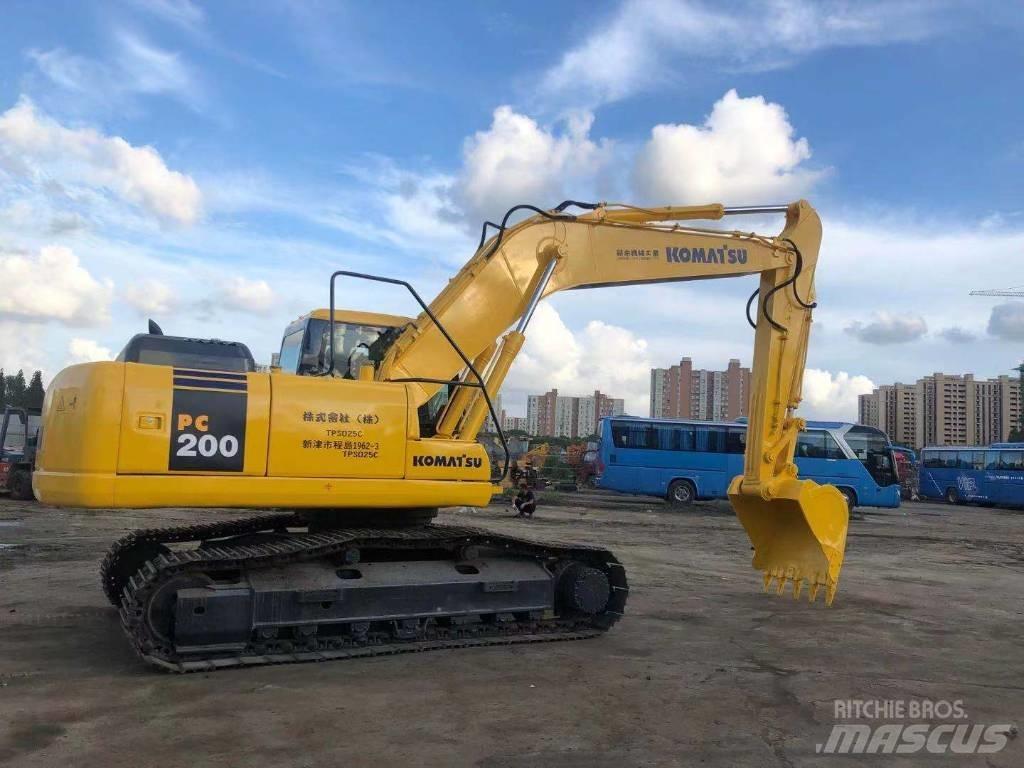 Komatsu PC 200-7 大型油圧ショベル12t以上（パワーショベル・ユンボ）