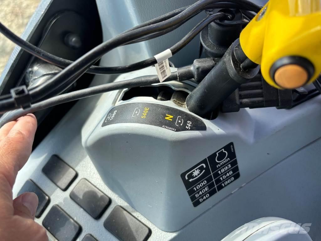 New Holland T6.165 トラクター