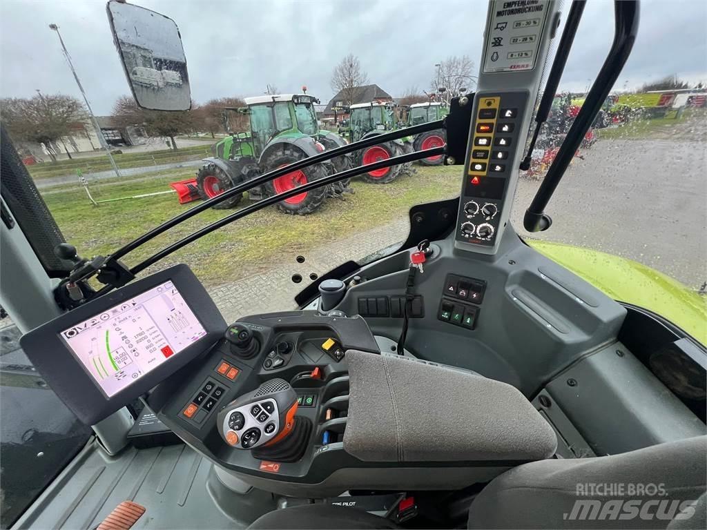 CLAAS Axion 930 トラクター