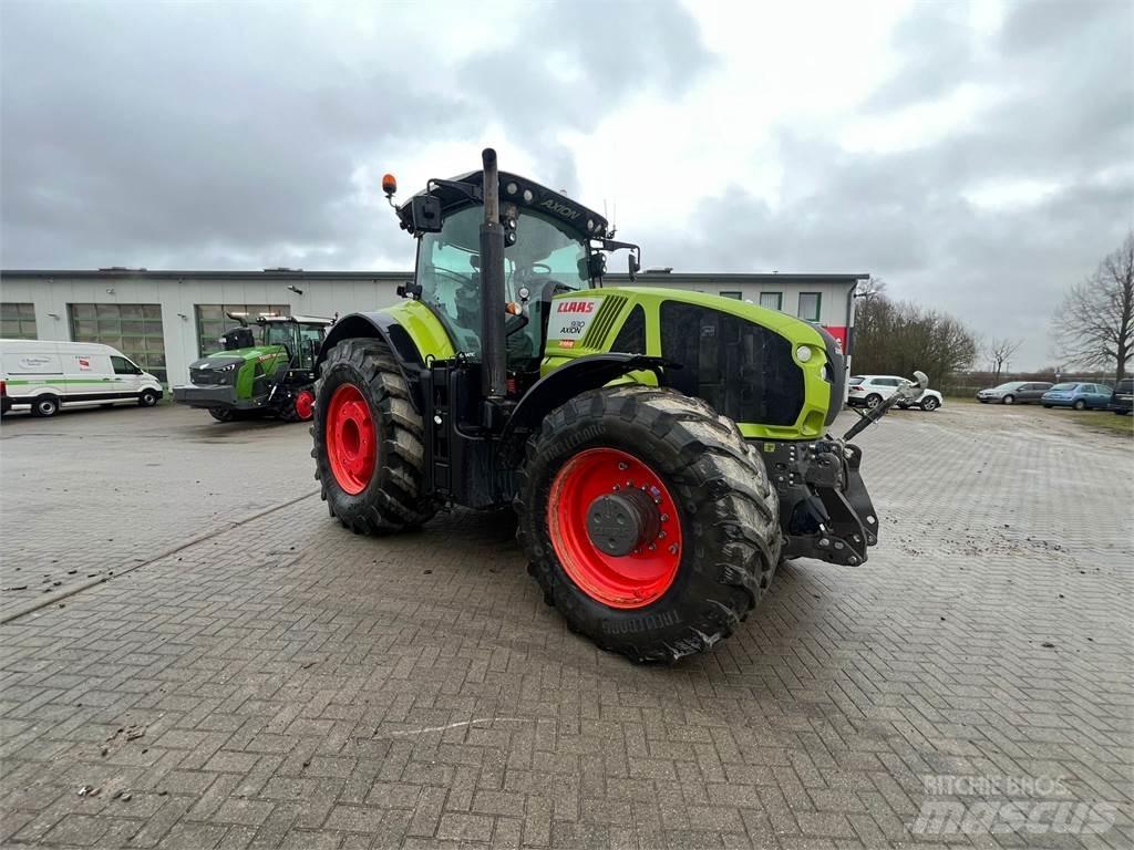 CLAAS Axion 930 トラクター
