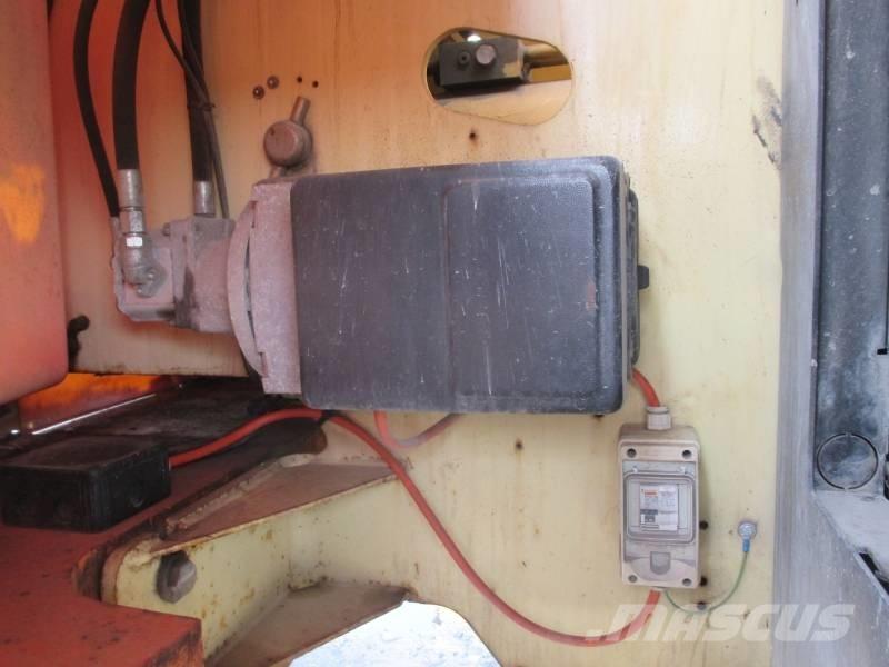 JLG 460 SJ ブームリフト　直伸型