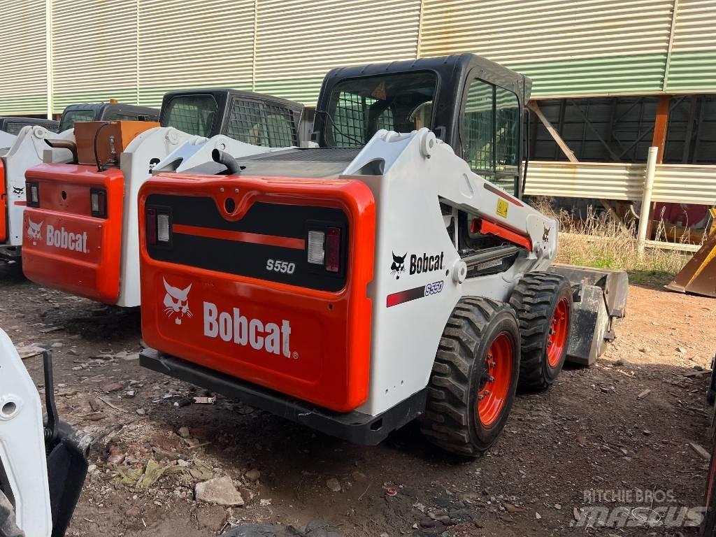 Bobcat S750 スキッドステアローダー
