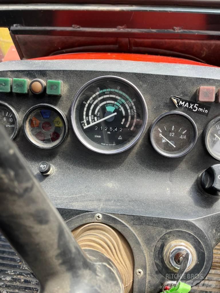 Zetor 5211 トラクター