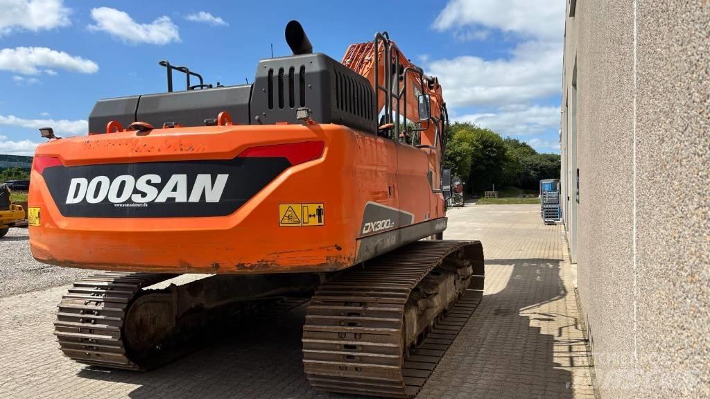 Doosan DX 300 LC-5 大型油圧ショベル12t以上（パワーショベル・ユンボ）