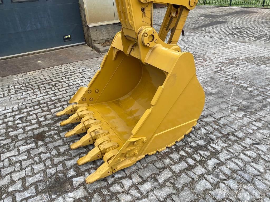 CAT 323D3 大型油圧ショベル12t以上（パワーショベル・ユンボ）