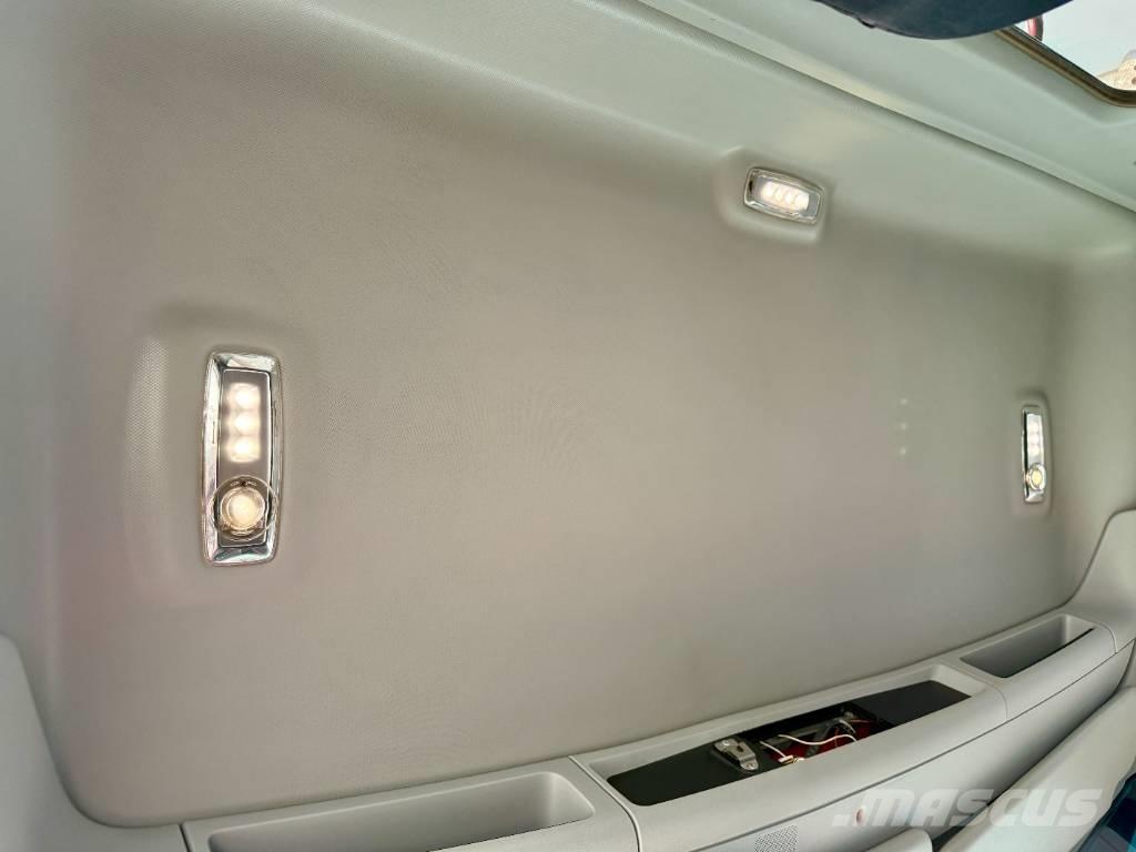 Kenworth T 880 中古トラクターヘッド | トレーラーヘッド