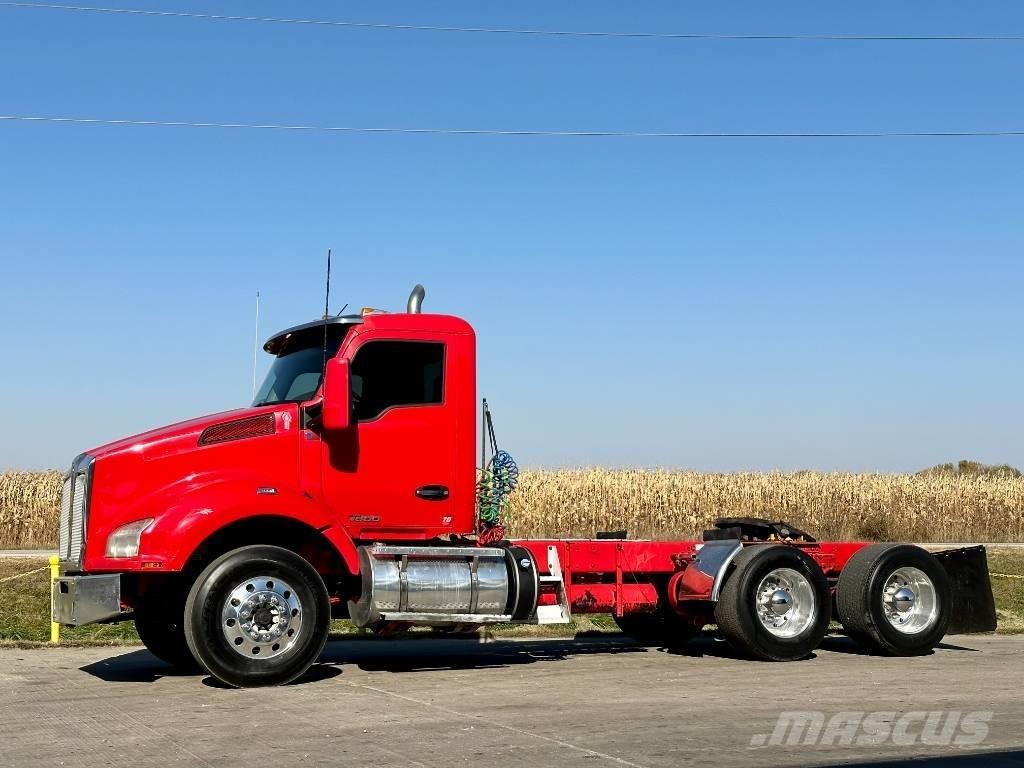Kenworth T 880 中古トラクターヘッド | トレーラーヘッド