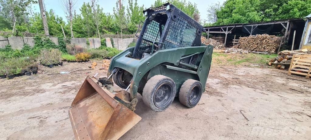 CAT 226 スキッドステアローダー