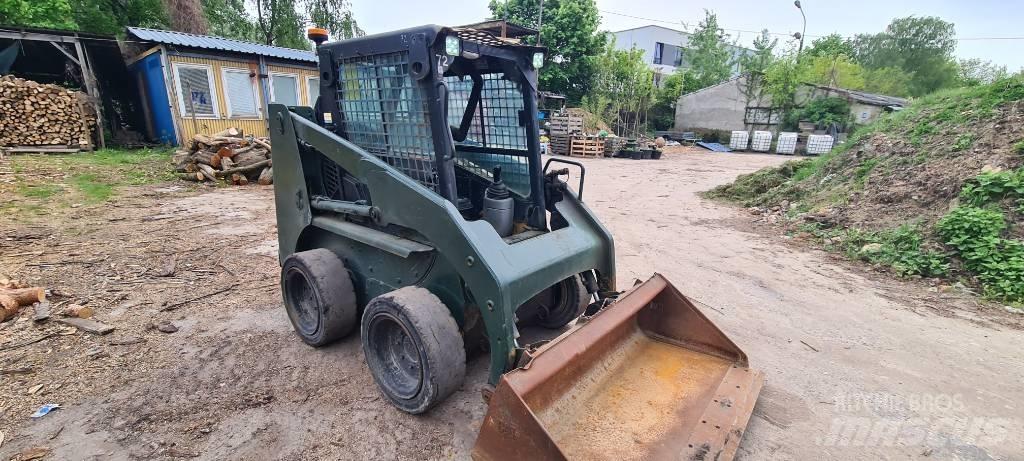 CAT 226 スキッドステアローダー