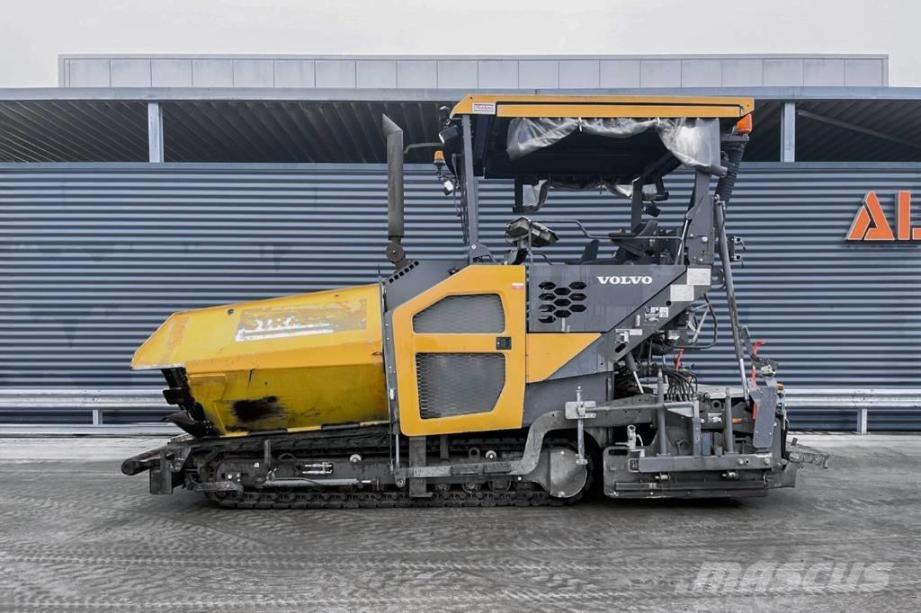 Volvo P7820C アスファルトフィニッシャ
