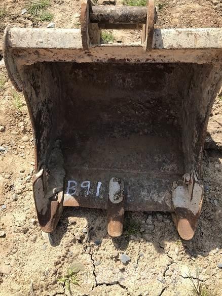  18 BUCKET, 30mm PINS バケット