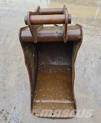  18 BUCKET, 50mm PINS バケット