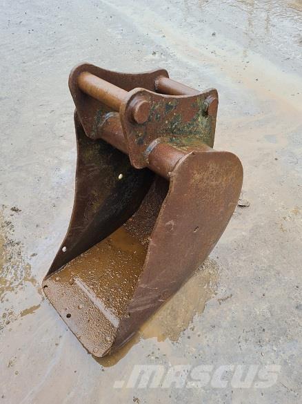  18 BUCKET, 50mm PINS バケット