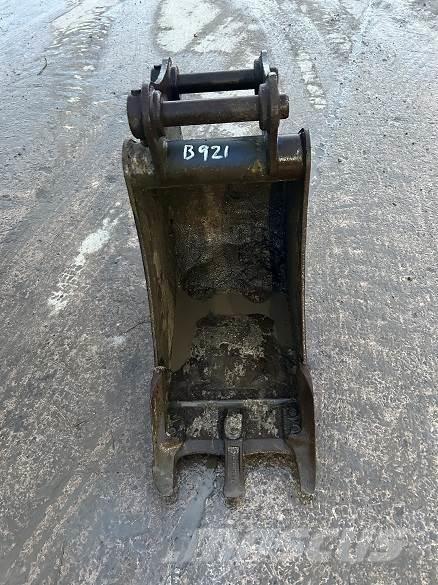  18 BUCKET, 50mm PINS バケット