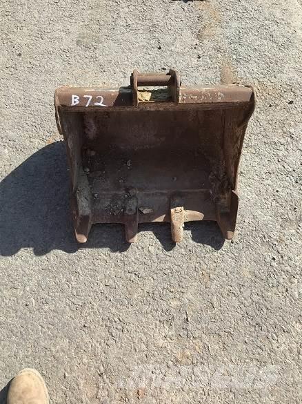  2' BUCKET, 30mm PINS バケット