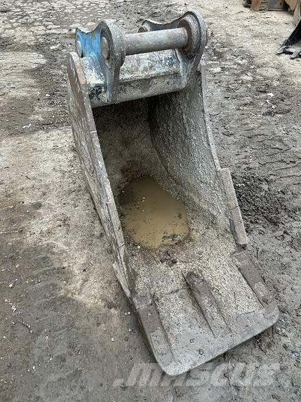  2' BUCKET, 65mm PINS バケット