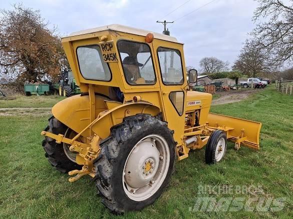 Ford 2000 TRACTOR 建設機械 -　その他